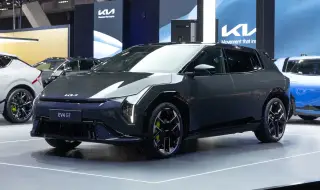 Наточената Kia EV4 дебютира с 300 конски сили и „виртуални предавки“