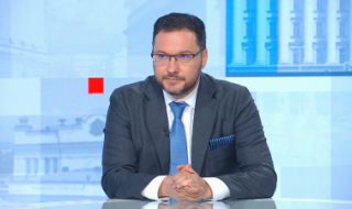 Даниел Митов: Радев е жалък, мрънкащ човек