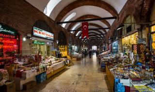 Пазарът в Одрин замря, но има нова далавера