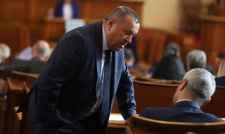 „БОЕЦ“: ДПС и „Възраждане“ са скачени съдове с общ команден център