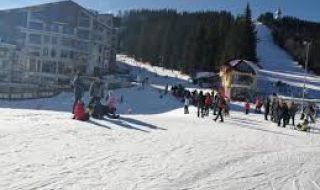 Гостенка на хотел сигнализира за мощен купон