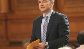 Вигенин: Не разбирам смисъла от драматичния брифинг за коронавируса