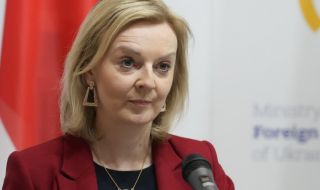 Лиз Тръс: Кралица Елизабет II беше камъкът, върху който е изградена съвременна Великобритания