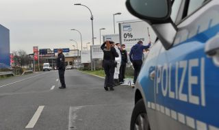 Полиция разгони фирмено парти