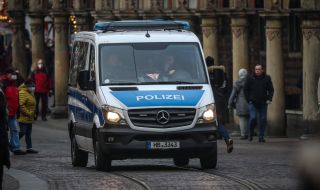 Германската полиция прекрати неразрешен протест пред болница
