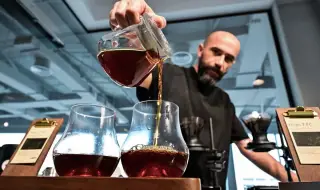 Заведение в Дубай предлага най-скъпото кафе в света - чашката е 850 евро