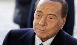 Десните в Италия подкрепиха Силвио Берлускони