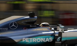 Хамилтън пребори Розберг в квалификацията