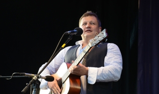 Пребиха баскитариста на "Любе"