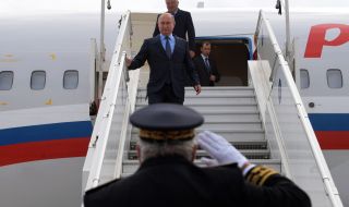 Военнопрестъпникът Путин се отказа да пътува зад граница