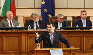 Кирил Петков към ГЕРБ и ДПС: Кой ви се обади снощи, за да ни вземете спортната комисия?