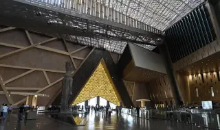 Големият египетски музей, дом на над 50 000 артефакта, най-накрая отваря врати (СНИМКИ) | ФАКТИ.БГ Големият египетски музей, дом на над 50 000 артефакта, най-накрая отваря врати (СНИМКИ)