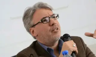 Проф. Росен Стоянов пред ФАКТИ: До момента се налага усещането за стабилност на управлението