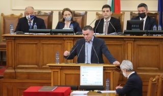 Ицо Хазарта с наказание "забележка" заради неприличен жест в НС 