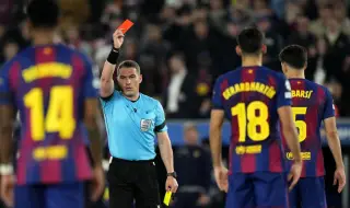 Обяснението на главния съдия за неотстъдената дузпа за Барселона в Шампионската лига