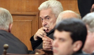 Димитър Главчев оглави комисията за снемане на имунитета на Сидеров и Чукулов