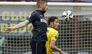 Интер се измъчи, но победи Болоня