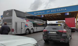 Протест блокира трафика през "Дунав мост" край Русе 