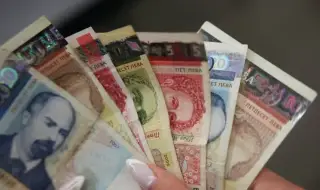 Започва последното изплащане в български левове на пенсии и коледни добавки в пощенските станции