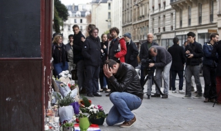 Европа скърби. Минута мълчание за жертвите в Париж
