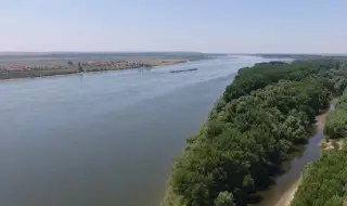 Критично ниско ниво на водата в Дунав край Лом