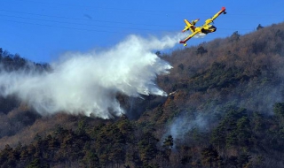 Голям пожар вилнее в Италия