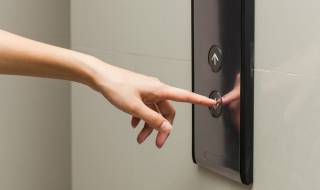 Раздвижете се, днес асансьорите са в почивка