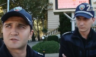 Полицаи отказаха 105 лева подкуп