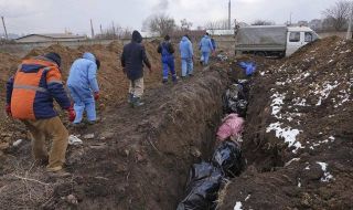 Спасители: Най-малко 15 души загинаха при руска ракетна атака в Донбас