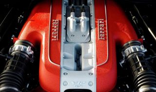 Ferrari не вижда проблем със забраната на двигателите с вътрешно горене от 2035 г.