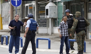 Нападателите в македонския град Куманово се предадоха