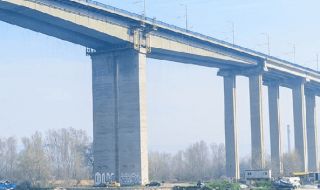 Почина поредният самоубиец, скочил днес от Аспарухов мост във Варна