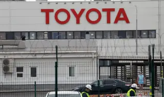 Тайфун спря работата на 9 завода на Toyota в Япония