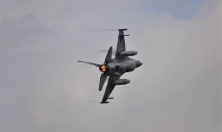 Румъния започва обучение на украински пилоти на F-16