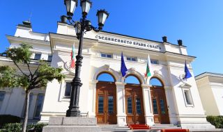 Празниците свършват, преговорите в парламента се подновяват (обновена)