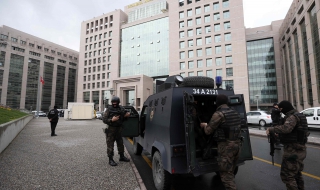 Турски радикали взеха прокурор за заложник