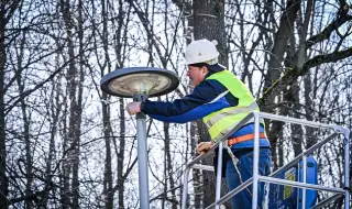 Продължава модернизацията на осветлението в Южния парк