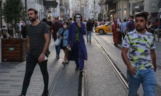 Бум на пандемията в съседна Турция