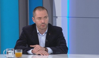 Джамбазки: Против съм съдилища, които да разрешават спорове извън държавите