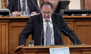 Парламентът има кворум, заседава