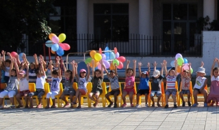 ЕК не е забранявала на децата да надуват балони