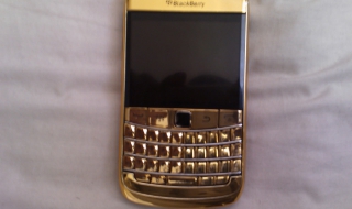 Пуснаха златен Blackberry