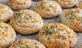 Рецепта на деня: Бързи кашкавалки без втасване