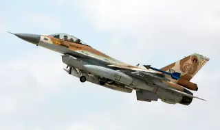 Държава от НАТО: Изтребителите F-16 ще летят в небето над Украйна до седмици