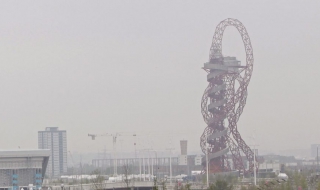 Лондонската Айфелова кула или грозен кич