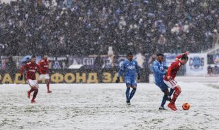 Сняг, два червени картона и 0:0 на вечното дерби между Левски и ЦСКА (ВИДЕО)