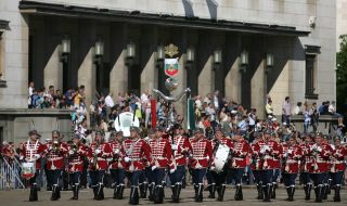 Военните духови оркестри с празнична програма за 6-и май