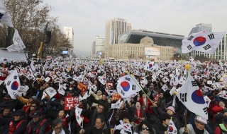 Мащабни протести в Южна Корея