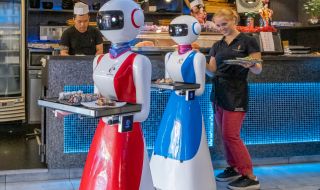 Бъдещето на сервирането в ресторантите са роботите