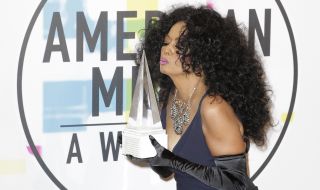 Даяна Рос изгря с нова песен след 15 години прекъсване (ВИДЕО)